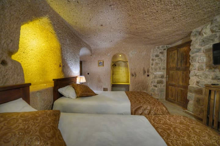 Takaev Cave House