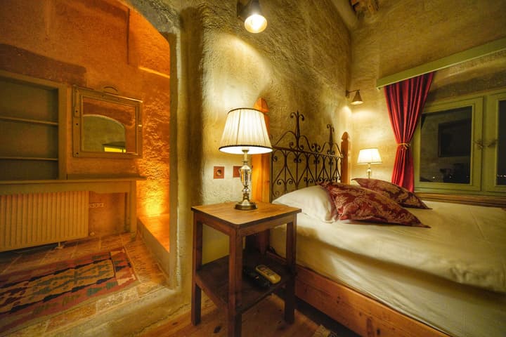 Takaev Cave House