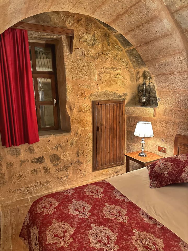 Takaev Cave House