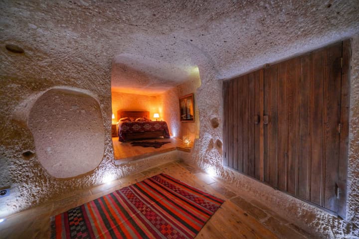 Takaev Cave House