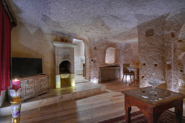 Takaev Cave House