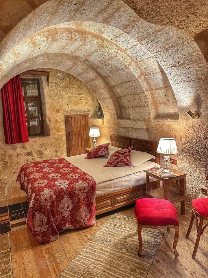 Takaev Cave House
