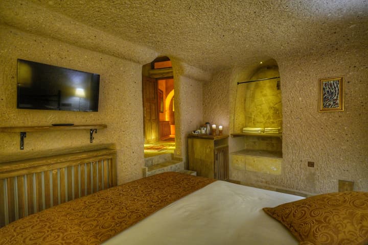 Takaev Cave House