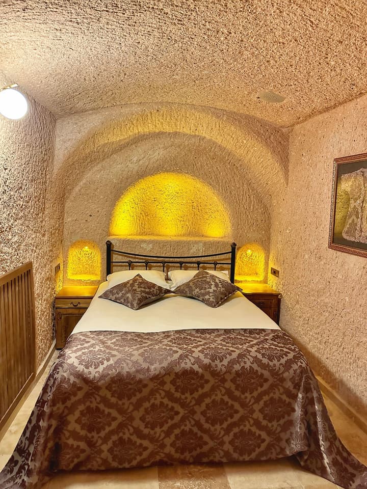 Takaev Cave House