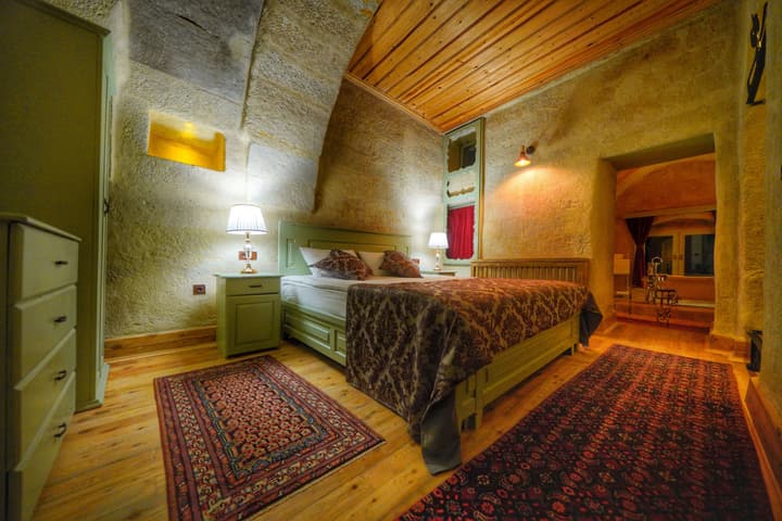 Takaev Cave House