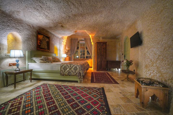 Takaev Cave House