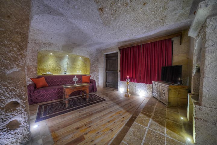 Takaev Cave House