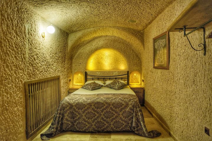 Takaev Cave House
