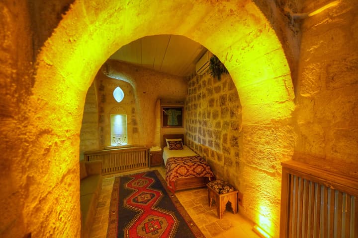 Takaev Cave House