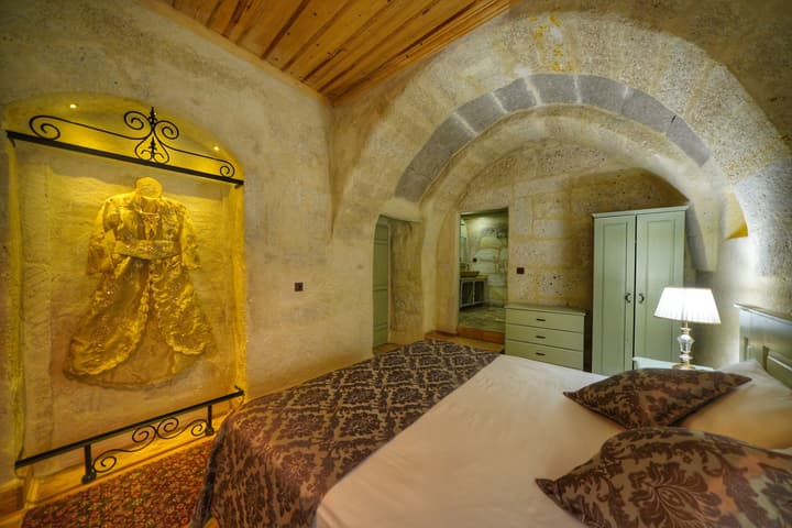 Takaev Cave House