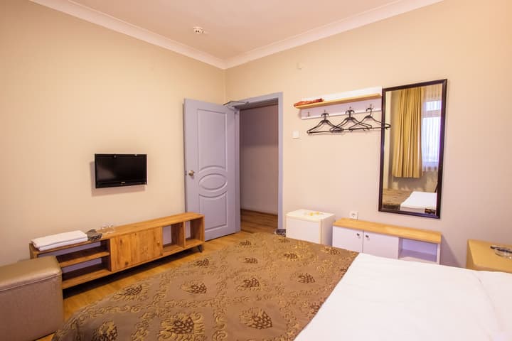 Tac Hotel