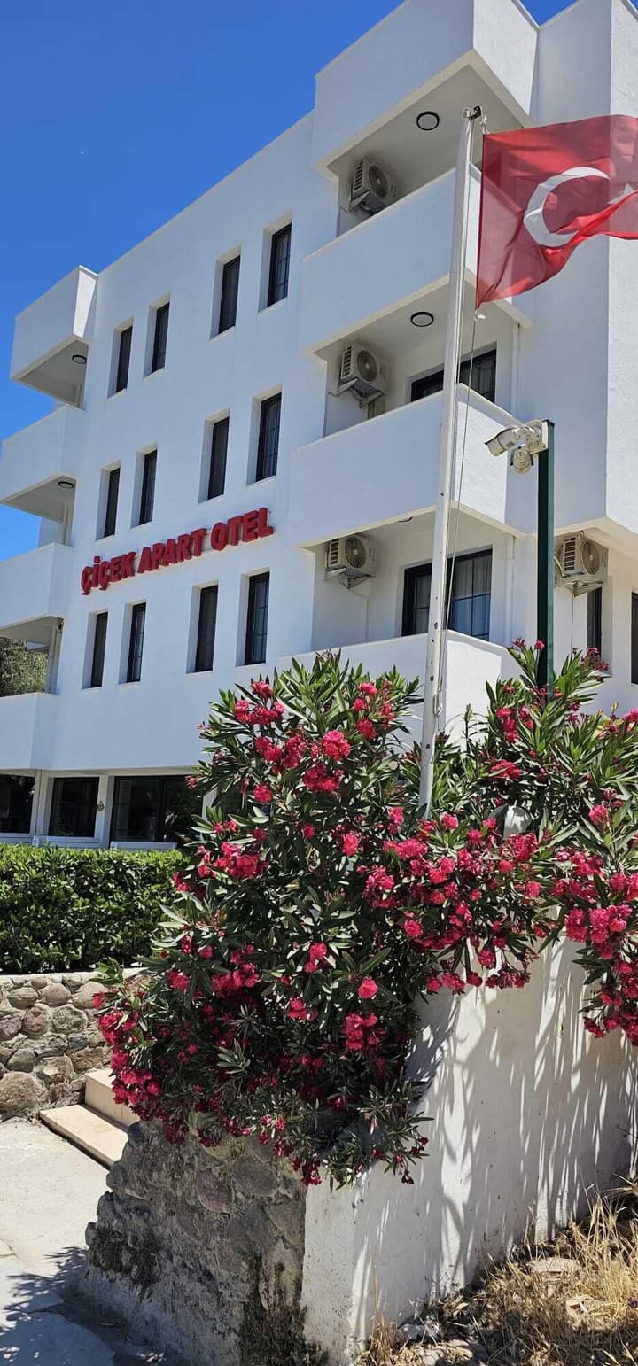 Cicek Apart Hotel