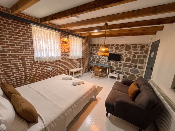 Attalos Suites Hotel