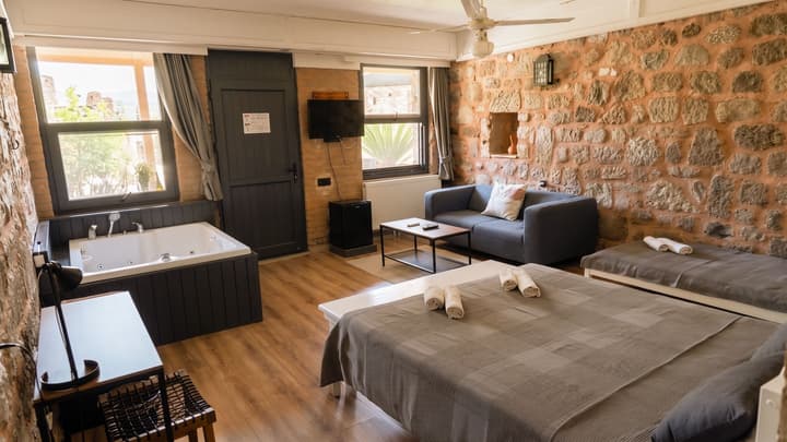 Attalos Suites Hotel