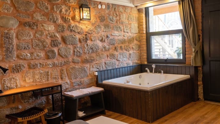 Attalos Suites Hotel