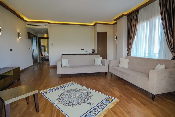 Sera Lake Resort Hotel Spa & Aparts