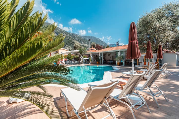 Bronze Hotel