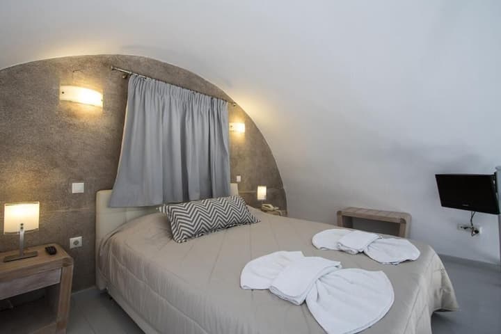 Erato Apartments