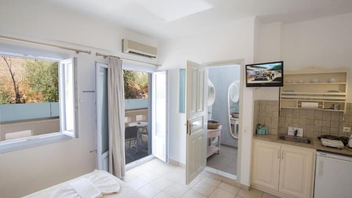 Erato Apartments