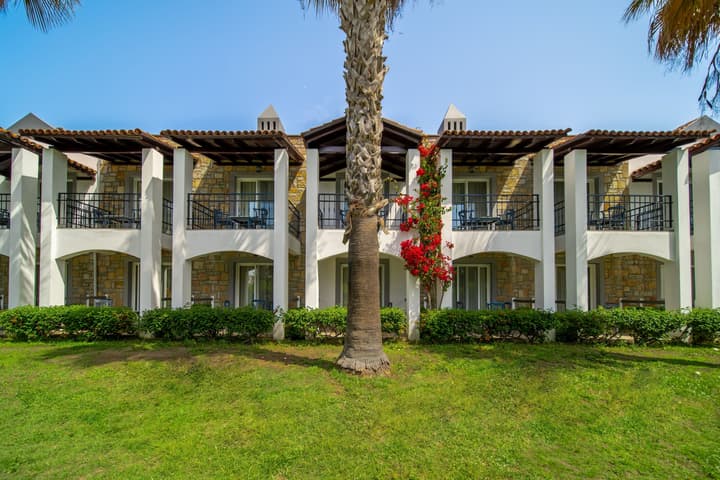Tiana Beach Resort - All Inclusive