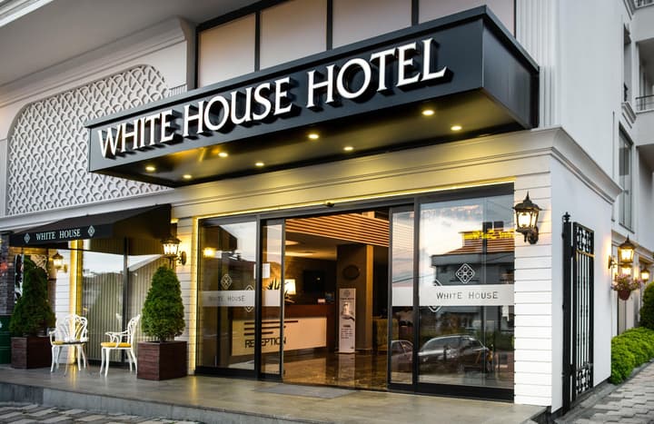 White House Hotel