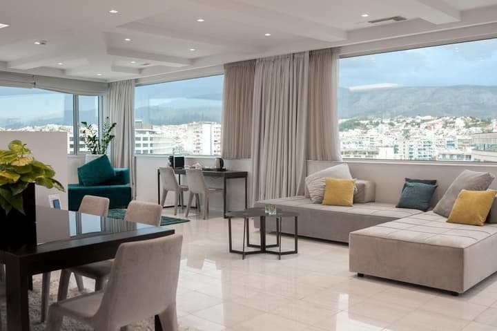 Athenaeum Grand Hotel