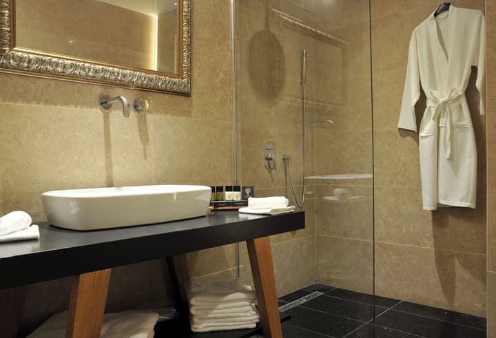 Athenaeum Grand Hotel