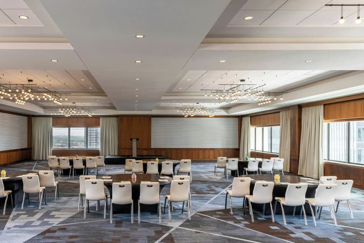 Le Meridien Houston Downtown