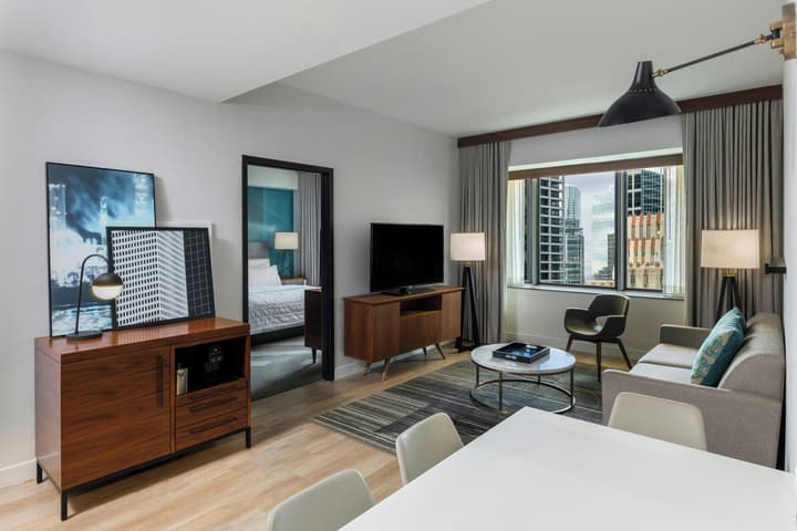 Le Meridien Houston Downtown