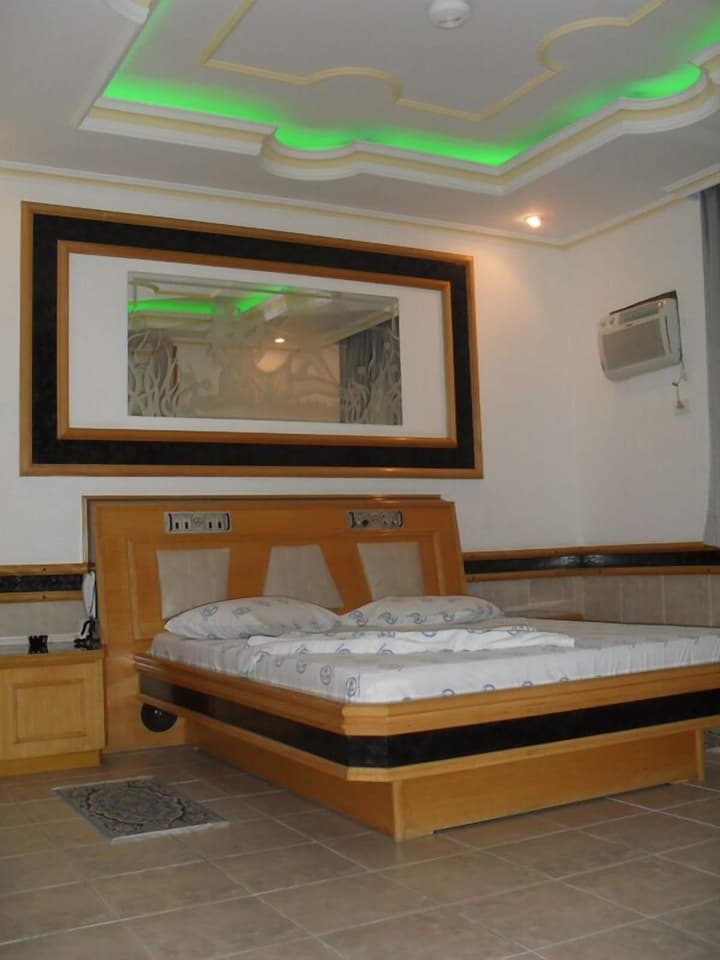 North Palace Hotel