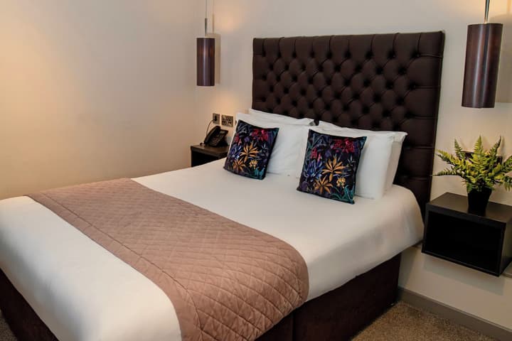 The Enniskillen Hotel and Motel