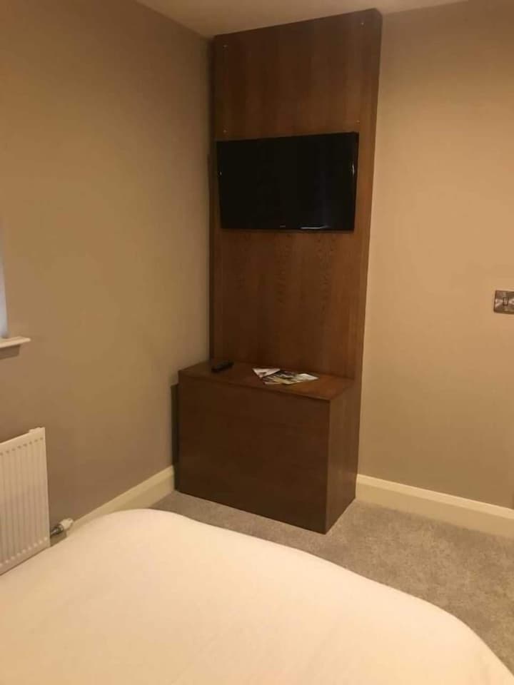 The Enniskillen Hotel and Motel