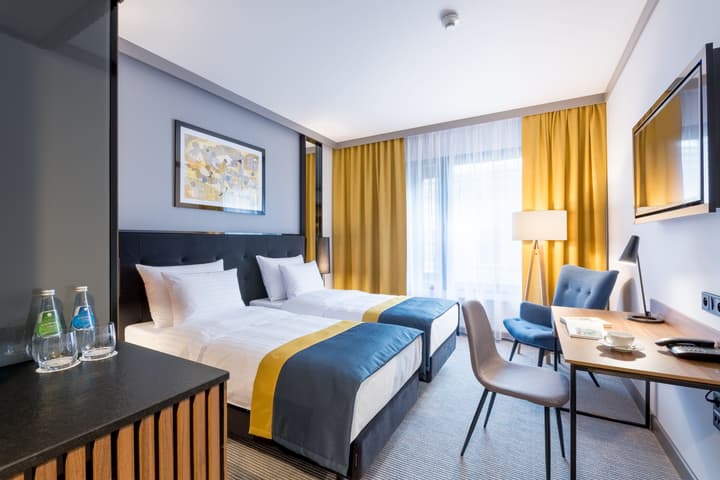 Grand Ascot Hotel