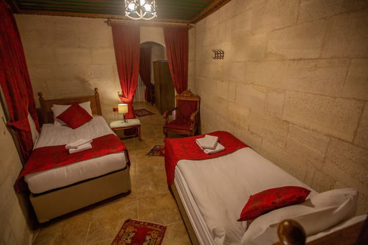 Hermes Cave Hotel