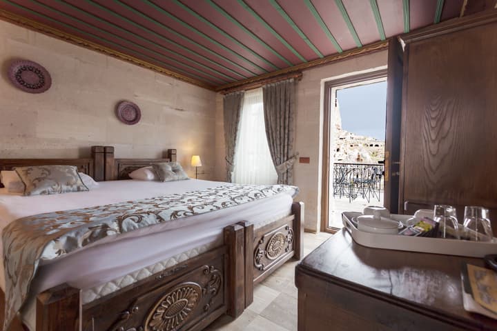 Hermes Cave Hotel