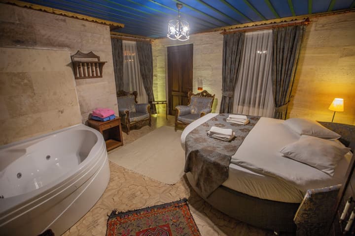 Hermes Cave Hotel