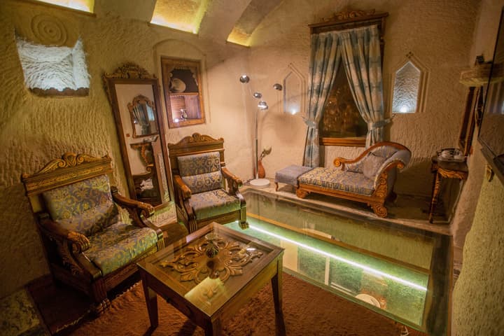 Hermes Cave Hotel