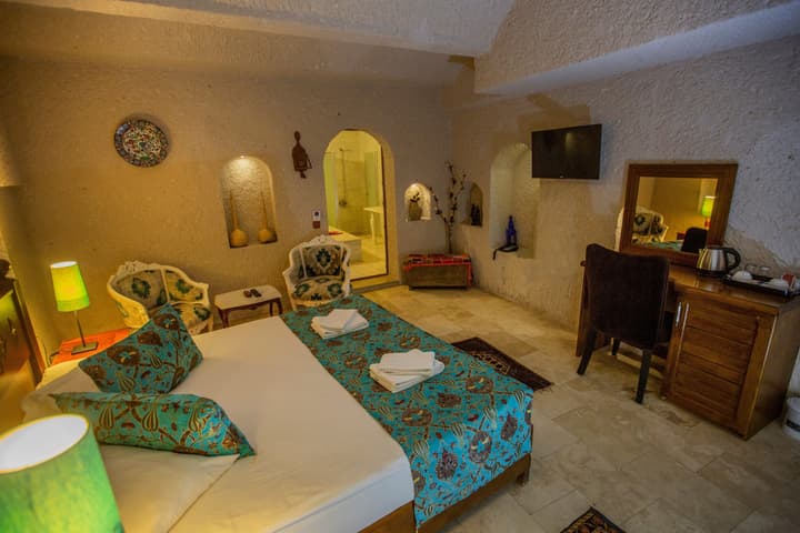 Hermes Cave Hotel