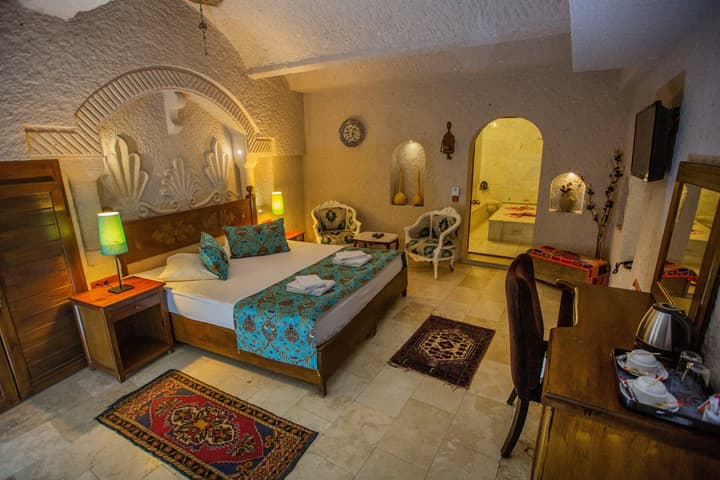Hermes Cave Hotel