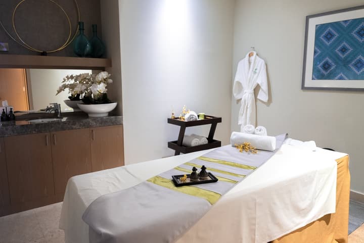 Holiday Inn & Suites Dubai Festival City by IHG