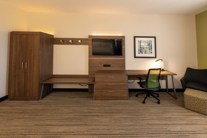 Holiday Inn Express Grand Island - Niagara Falls by IHG