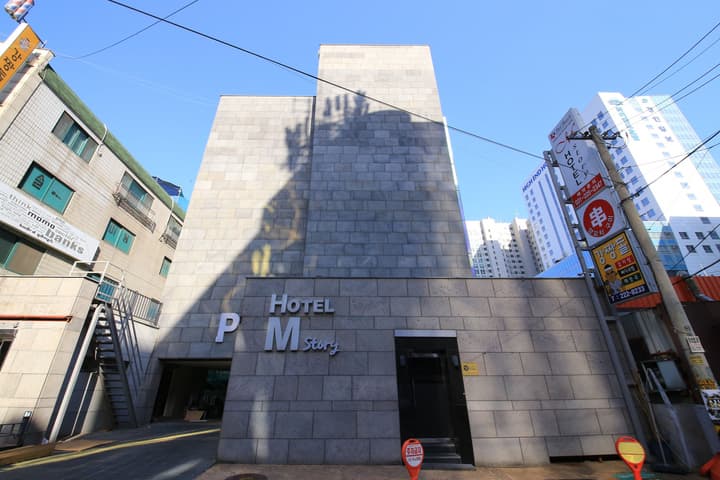 Hotel M Story