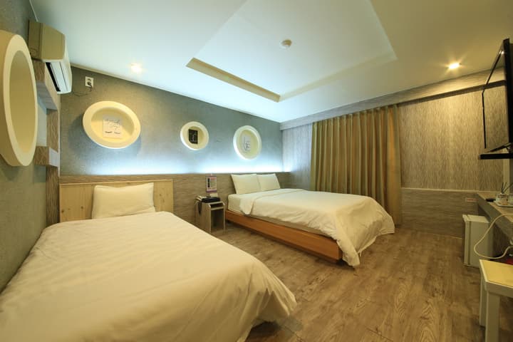 Hotel M Story