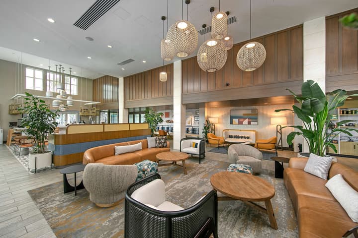 Inn at the Pier Pismo Beach, Curio Collection by Hilton
