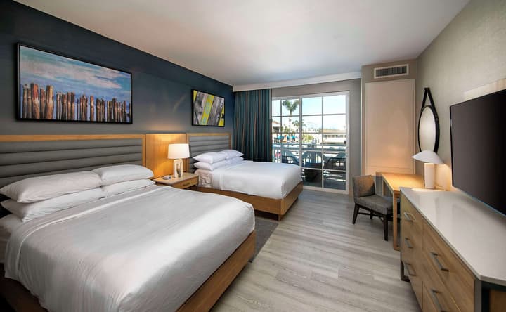 Inn at the Pier Pismo Beach, Curio Collection by Hilton