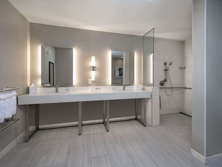 Inn at the Pier Pismo Beach, Curio Collection by Hilton