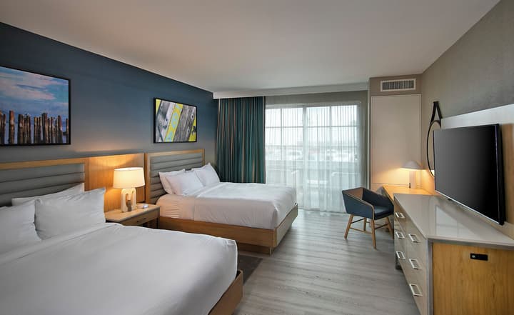 Inn at the Pier Pismo Beach, Curio Collection by Hilton