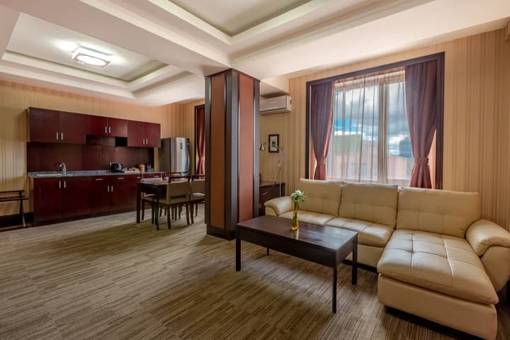 The Grand Hill Hotel