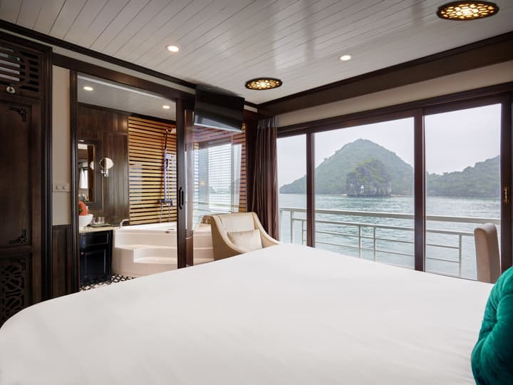 Alisa Luxury Cruise