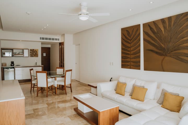 The Reef 28 Hotel & Spa - Luxury Adults Only - All Suites